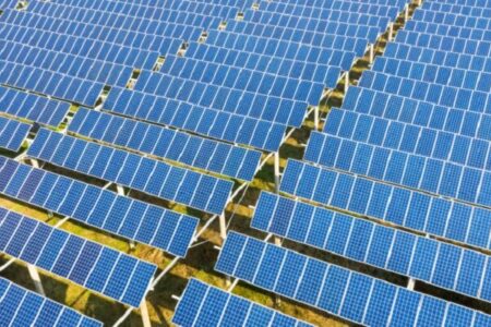 نیروگاه برق خورشیدی در کهنوج افتتاح شد