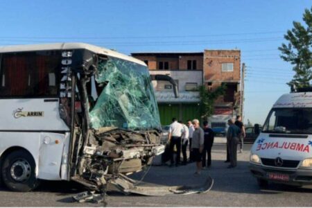 تصادف اتوبوس در جاده شهربابک – سیرجان ۲۲ زخمی به جای گذاشت