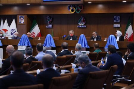 رونمایی از سردیس ۵ قهرمان المپیکی در غیاب سوریان و دبیر