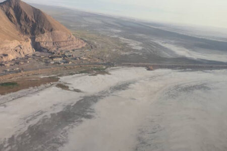 بازدید هوایی وزیر کشور از مناطق سیل زده رفسنجان