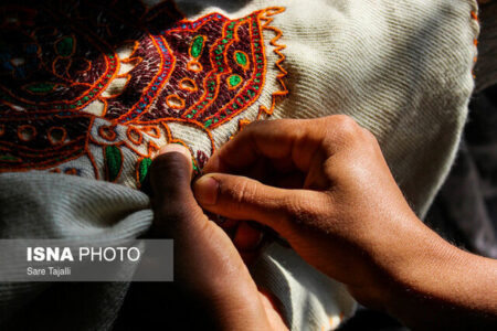 فروش صنایع دستی، عمده مشکل فعالان این حوزه در رفسنجان است