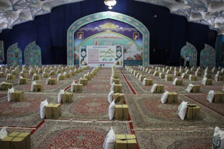 توزیع ۴۰ هزار بسته معیشتی و ۶۵ سری جهیزیه در استان کرمان