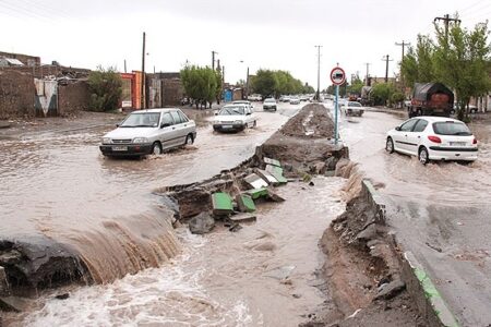 سیلاب برخی از بخشهای شهر رفسنجان را فرا گرفته است