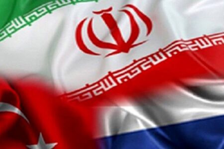 حل مناقشات منطقه ای و جهانی با نشست تاریخی سران سه کشور در تهران/ ایران کشوری محوری در حوزه های امنیتی، اقتصادی و نظامی است