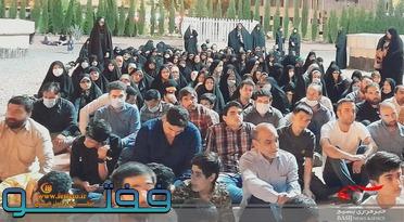 برگزاری نماز جماعت در میدان آزادی به مناسبت هفته حجاب وعفاف