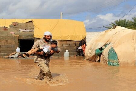 امدادرسانی به سیل زدگان توسط امدادگران سپاه در رفسنجان