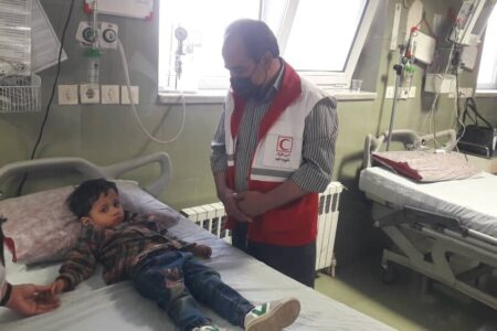 نجات کودک ۳.۵ ساله پس از ۱۲ ساعت جستجو در خاتون‌آباد شهربابک