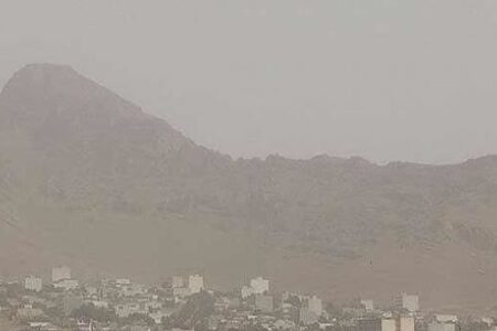 ادامه خیزش گرد و خاک در شرق کرمان