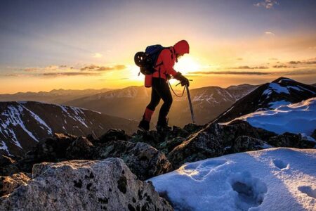 صعود افتخارآمیز دانشجوی واحد مبارکه به یکی از سخت‌ترین قله‌های جهان