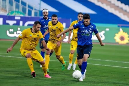 کلهر: جدال استقلال و سپاهان چنگی به دل نمی‌زند/ پرسپولیس روز سختی در اصفهان خواهد داشت