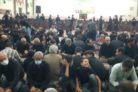 بیش از ۲۵هزارنفر از عزاداران حسینی (علیه السلام ) در حسینیه ثارالله سپاه زرند پذیرایی شدند