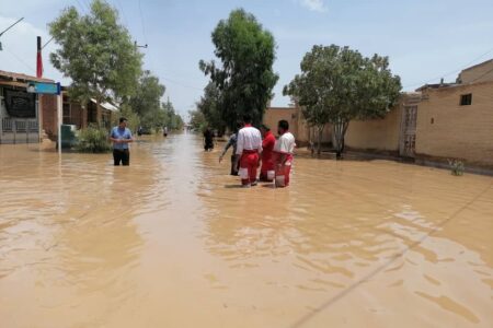 امدادرسانی به ۲۰ شهر و ۱۳۰ روستای سیل زده توسط هلال احمر کرمان