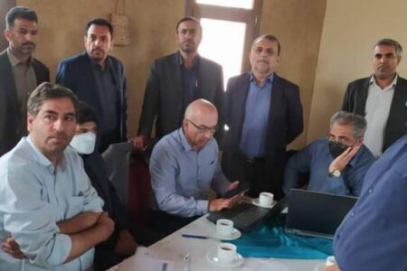 استقرار کارشناسان وزارت ارتباطات در قلعه گنج و منوجان جهت بررسی آنتن دکل تلفن همراه