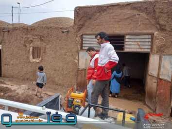امداد رسانی به سیل زدگان روستای گزک توسط بسیجیان وهلال احمر