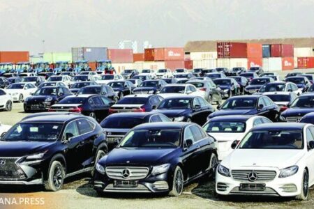 وزارت صمت: واردات خودرو بیش از ۲۰ هزار دلار به ایجاد شکاف طبقانی می‌انجامد