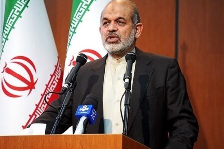 وزیر کشور: تاکنون نزدیک به ۵۰۰ هزار زائر ایرانی از عراق به کشور بازگشتند