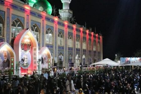 عزاداری مردم کرمان به مناسبت اربعین در گلزار شهدا