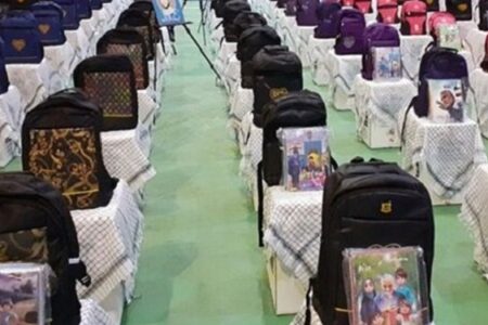 اهدای ۱۱۰۰ بسته لوازم‌التحریر از سوی بنیاد علوی به دانش‌آموزان قلعه‌گنجی