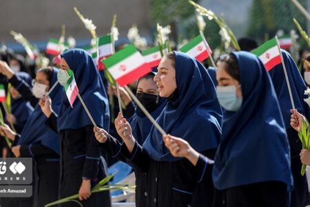 لزوم تبیین دستاوردهای انقلاب اسلامی در مدارس