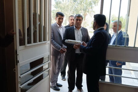 افتتاح میز خدمت بانکی در بنیادشهید جیرفت/ایثارگران جنوب کرمان از سفر به مرکز استان بی‌نیاز شدند