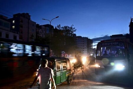 ۱۳۰ میلیون نفر در بنگلادش گرفتار بی برقی شدند