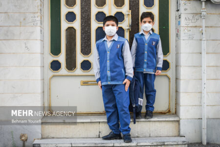 دانش آموزان در مدرسه ماسک بزنند/ بستری ۵۰ بیمار کرونایی در کرمان