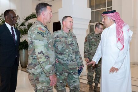 وزیر دفاع قطر و فرمانده سنتکام دیدرا کردند