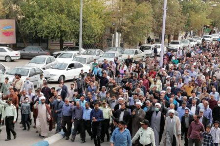 راهپیمایی مردم انقلابی کرمان در محکومیت حمله تروریستی به حرم شاهچراغ