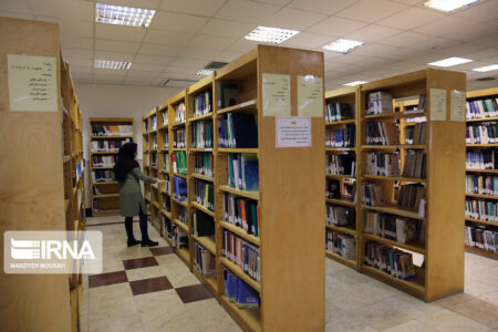 من و کتابخانه مسجد در کرمان