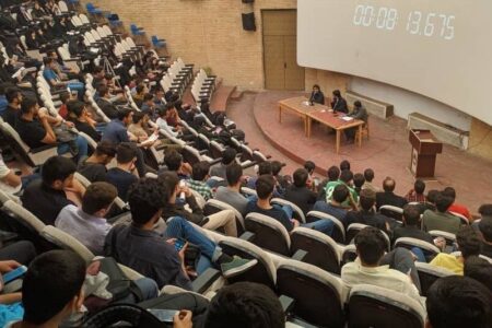 ۵۰ کرسی آزاداندیشی به دنبال اغتشاشات در دانشگاه‌های کرمان برگزار شد