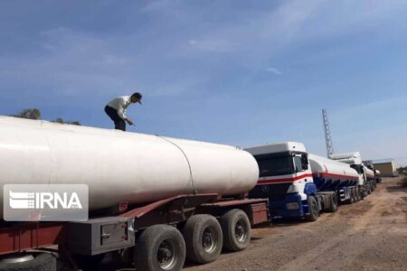 یک دستگاه تانکر حامل ۳۰ هزار لیتر گازوئیل قاچاق در سیرجان توقیف شد
