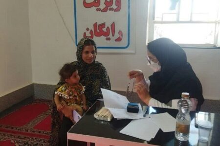 ویزیت رایگان اطفال روستای محروم شکر آباد منوجان انجام گرفت