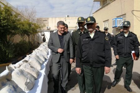 کشف حدود ۲ تن مواد مخدر از یک باند قاچاق در کرمان/ دادستان: برخورد قاطع خواهد بود
