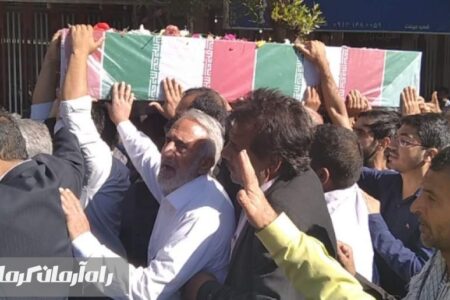 مراسم استقبال از شهید گمنام در جیرفت برگزار شد