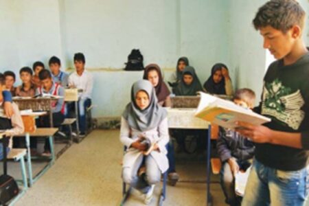 بازگشت ۷۰۰ دانش‌آموز بازمانده از تحصیل به مدارس کرمان/ راهیابی دانش‌آموز کرمانی به المپیاد جهانی شیمی