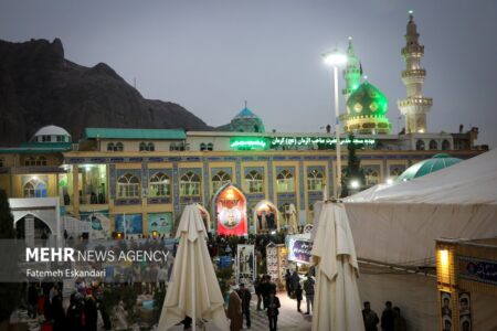 حضور گسترده زائران در جوار مرقد شهید سلیمانی