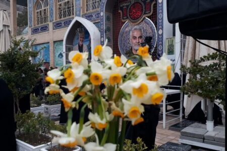 تداوم حضور باشکوه زائران در گلزار شهدای کرمان