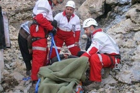 ۹ کوهنورد در ارتفاعات شهربابک نجات یافتند