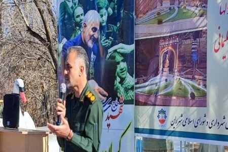 مزین شدن ورودی شهرستان راین به تمثال مبارک سردار دلها