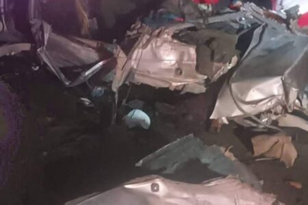 تصادف خودروی حامل افاغنه در محور سیرجان به شیراز