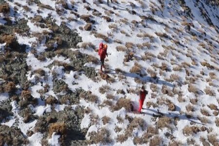 نجات کوهنورد حادثه دیده کرمانی پس از ۲۵ ساعت عملیات