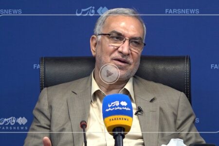 وزیر بهداشت وارد کرمان شد