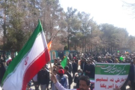 حضور گسترده مردم کرمان در راهپیمایی ۲۲ بهمن