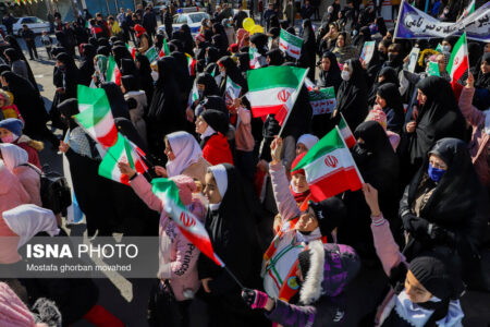 راهپیمایی ۲۲ بهمن در استان کرمان؛ از حضور چشمگیر بانوان کرمانی تا خروش مردم دارالولایه جیرفت