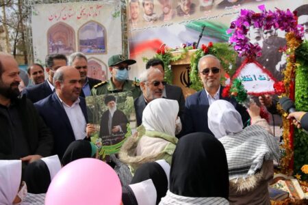 نواخته شدن زنگ انقلاب در مدارس کرمان