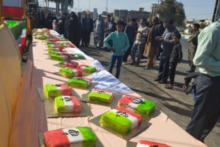 جشن پیروزی انقلاب اسلامی باپخت ۴۴ عدد کیک در نرماشیر