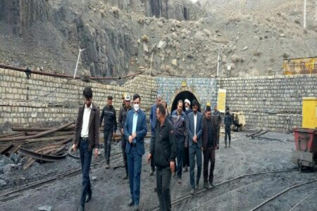پیگیری مشکلات مسائل کاری، استخدامی و بیمه‌ای کارگران معدن زغالسنگ همکار راور توسط مسئولان قضایی کرمان