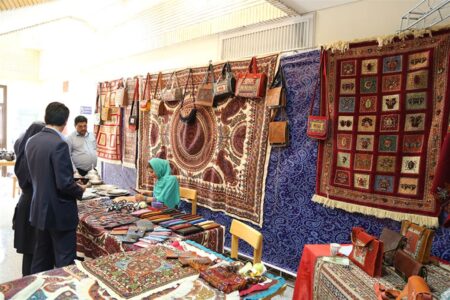 ارائۀ وام خرید صنایع‌دستی در نمایشگاه گردشگری تهران