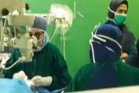 اولین عمل جراحی چشم در بیمارستان ولیعصر(عج) انار انجام شد