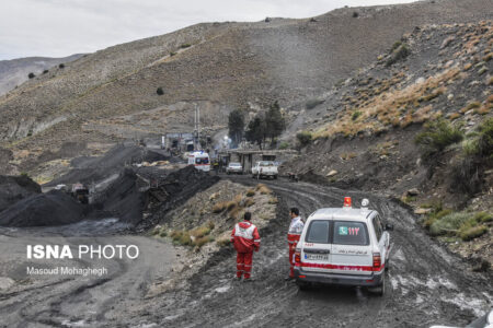 نجات کارگر محبوس در معدن ارزوئیه بعد از ساعت‌ها عملیات امداد و نجات